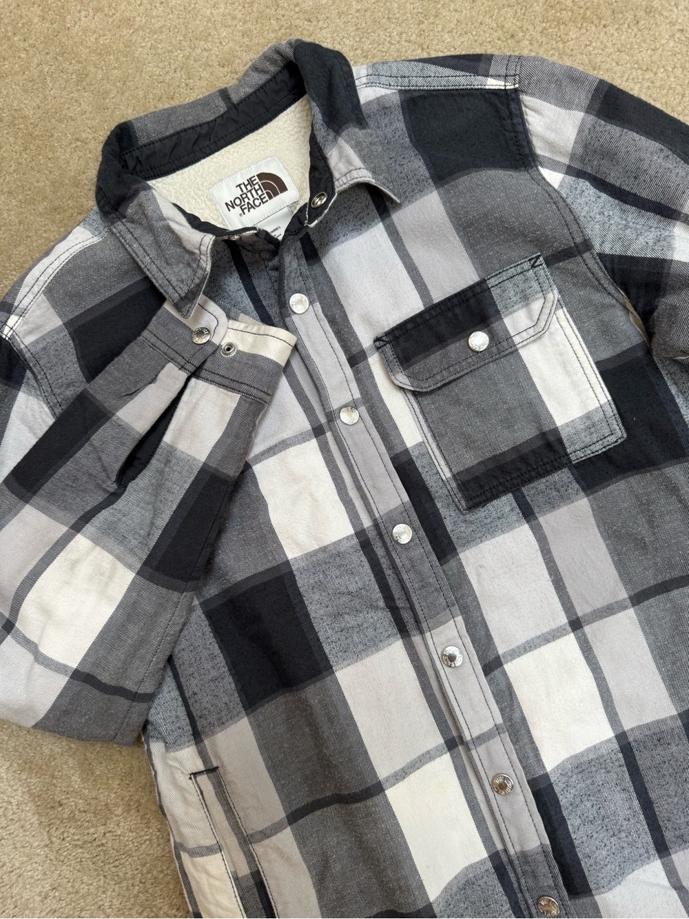 The North Face Men's Sz M Gray & Cream Plaid Snap-Up Shirt
